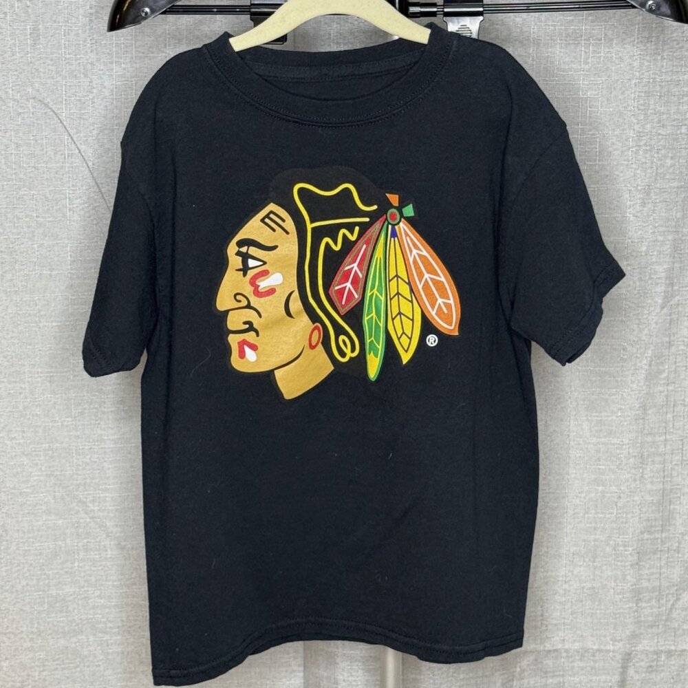 NHL - Chicago Blackhawks - Madhouse Team Store - Boys Short Sleeve Shirt - Small